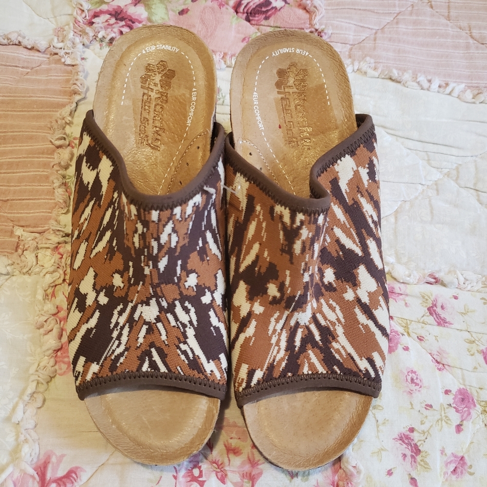 Ladies brown Rocky 4eursole sandals